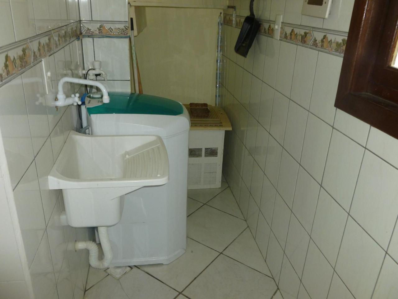 Apartamento 12 - Bombinhas - 200 Metros Da Praia Exterior foto