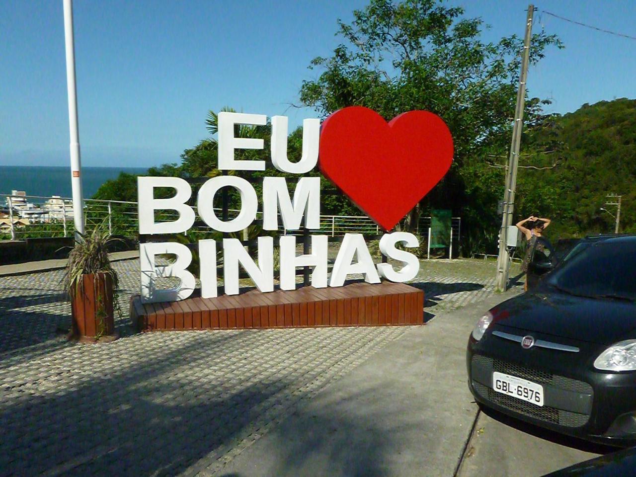 Apartamento 12 - Bombinhas - 200 Metros Da Praia Exterior foto