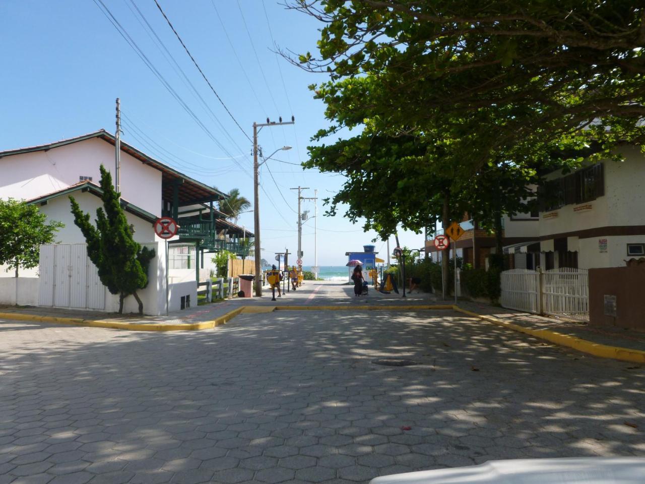 Apartamento 12 - Bombinhas - 200 Metros Da Praia Exterior foto